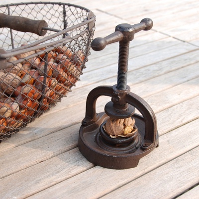 Cascanueces Tornillo Retro